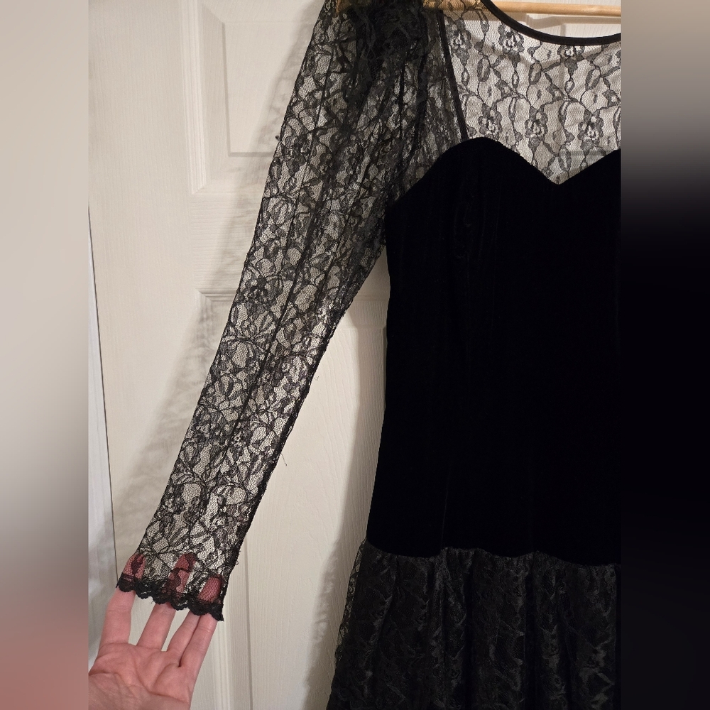 Vintage Steppin Out Black Lace Party Dress NO SIZE TAG - Picture 3 of 11